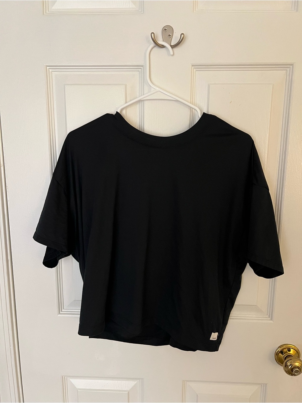Vuori Black Relaxed Boxy Crop Tee